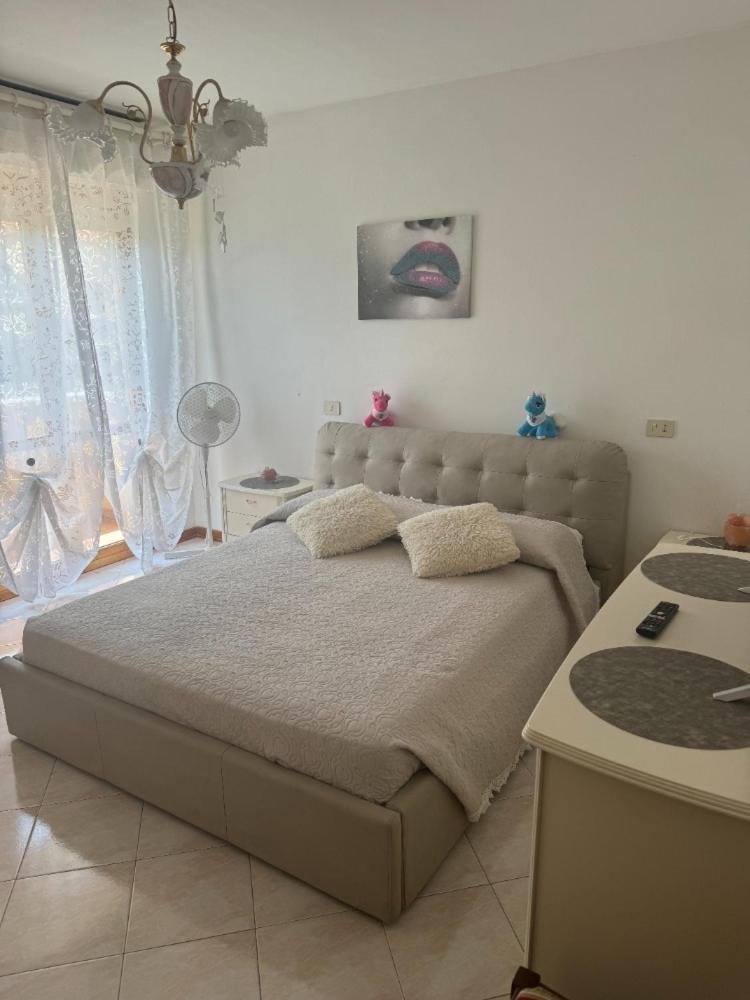 Bellissima Stanza Con Parcheggio Gratuito Apartment ชินกวาเล ภายนอก รูปภาพ
